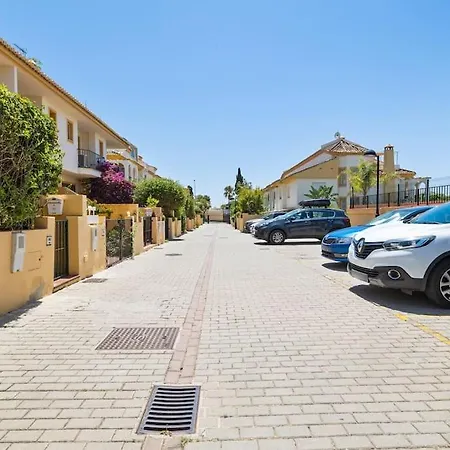 Costabella Townhouse Ref #82 شقة *