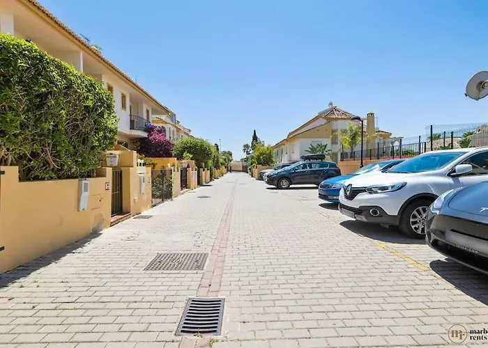 Costabella Townhouse Ref #82 아파트 *